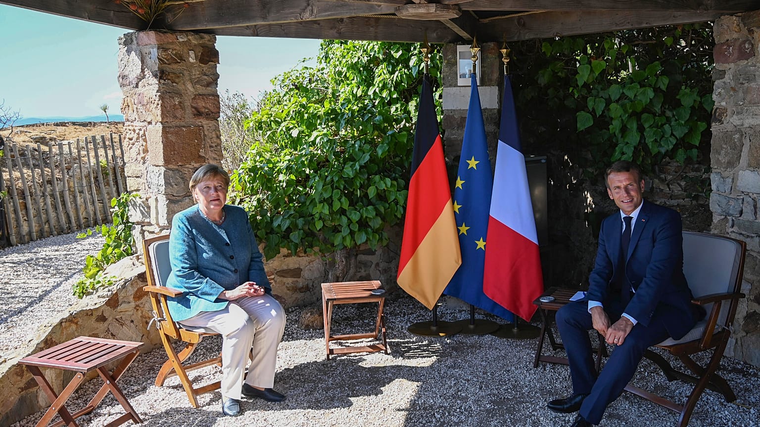 Μακρόν-Μέρκελ: Έτοιμοι να παράσχουμε ιατρική βοήθεια στον Ναβάλνι
