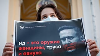 Alexei Navalny terá sido envenenado com uma garrafa de água