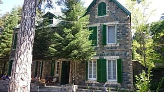Η ΘΕΡΙΝΗ ΠΡΟΕΔΡΙΚΗ ΚΑΤΟΙΚΙΑ ΣΤΟ ΤΡΟΟΔΟΣ