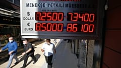 Doğal gaz açıklaması sonrası dolar düşerken euro yükseldi