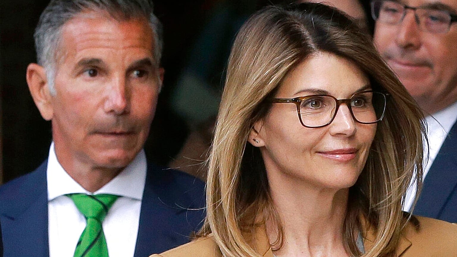 Lori Loughlin (rechts) und ihr Mann (links) im Juli 2020