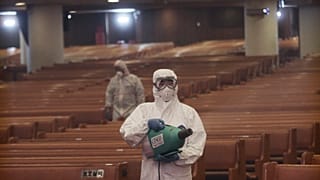 بداخل إحدى الكنائس في كوريا الجنوبية 