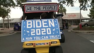 Florida: Rentner feiern in Golfwagen die Biden-Harris-Nominierung 