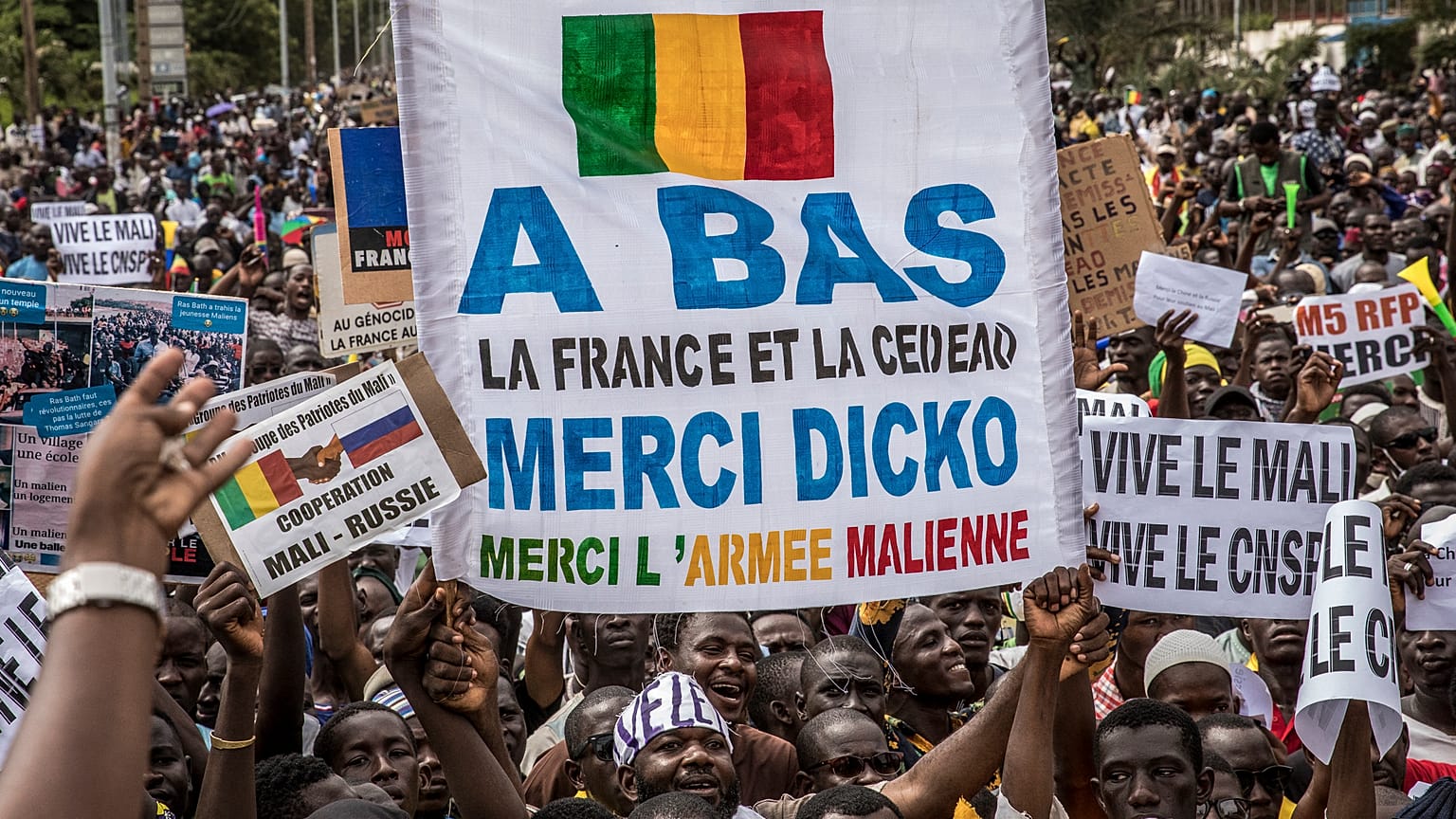 Top West African officials arrive in Mali after coup 