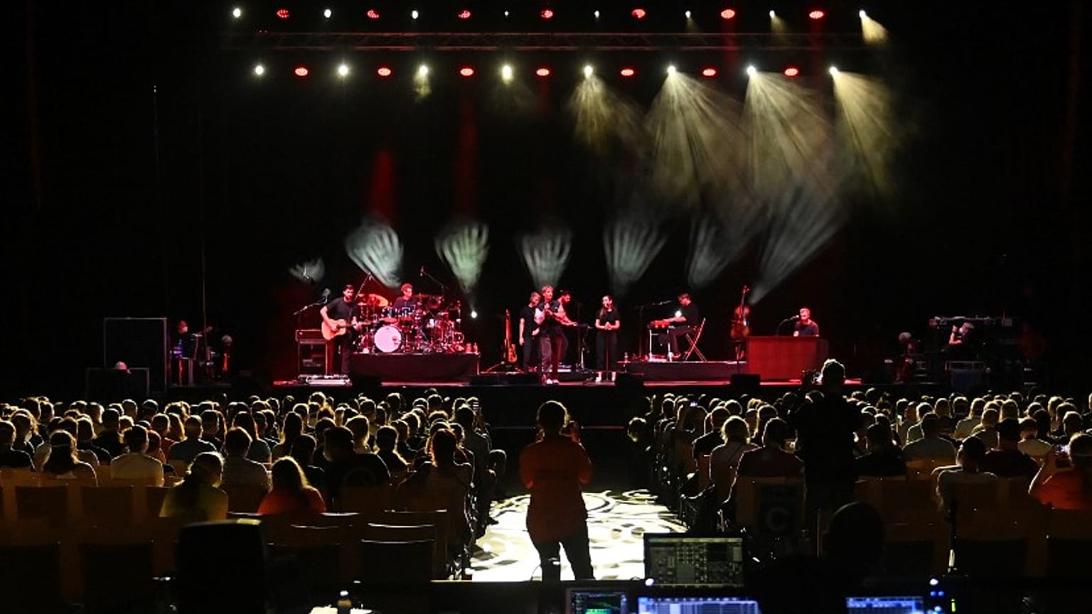 Konser simülasyonunda Tim Bendzko sahneye çıktı
