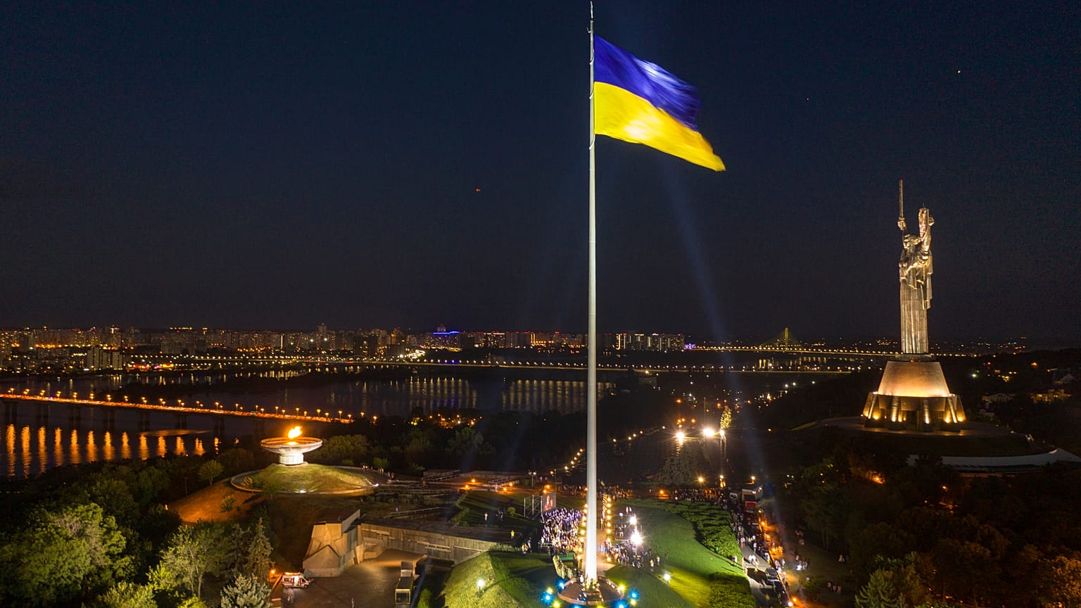 Самый большой флаг Украины
