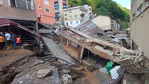 Bilder der Verwüstung nach sintflutartigem Regen in der Türkei