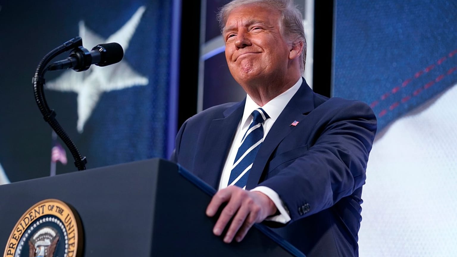US President Donald Trump is set to announce an emergency authorisation to use a coronavirus treatment involving blood plasma.