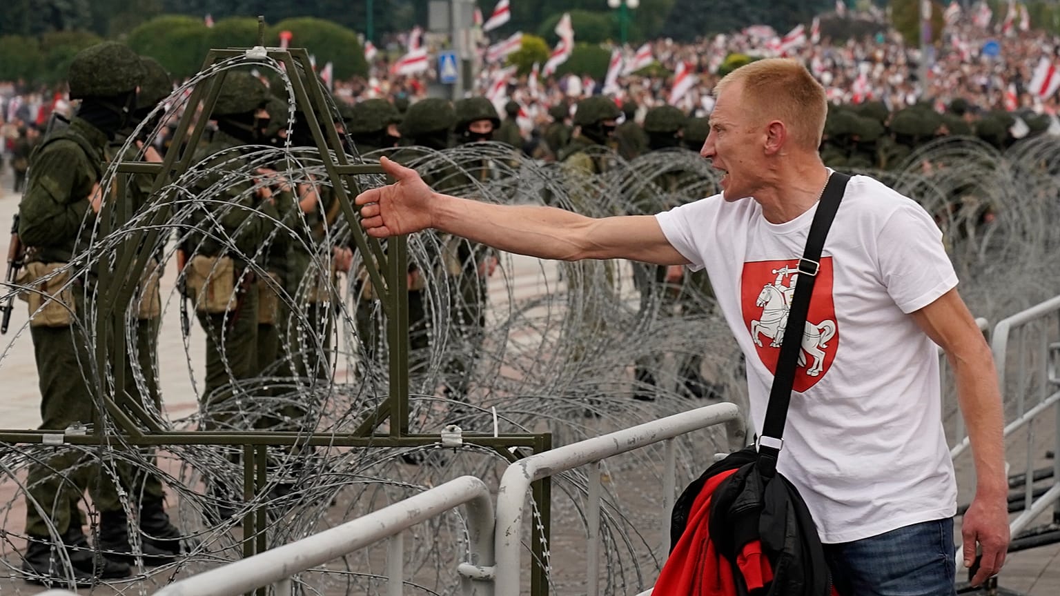 Manifestant à Minsk (Bélarus), le 23/08/2020