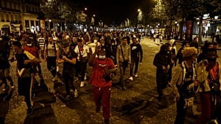 Lángba borult Párizs az elvesztett BL-döntő után