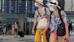 Sok európai országban tartanak attól, hogy a nyaralásról betegen visszatérők tovább terjesztik a fertőzést 