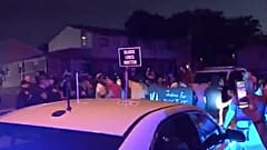 ABD'nin Wisconsin eyaletinde polisin bir siyahiyi arkadan vurarak ağır yaralaması bölgede tepkilere neden oldu.