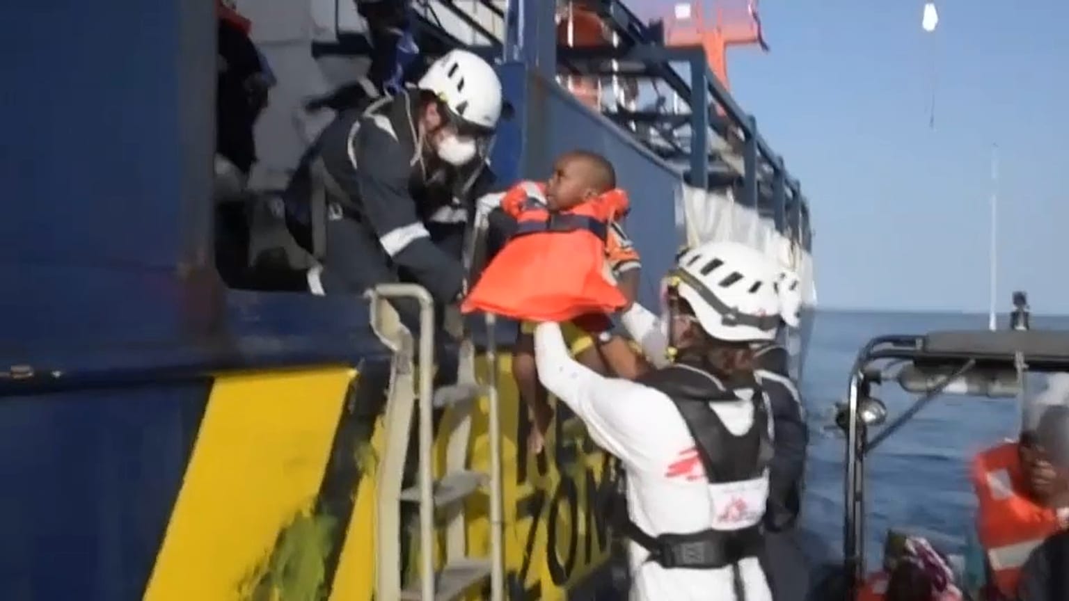 Un bebé rescatado por el Sea Watch