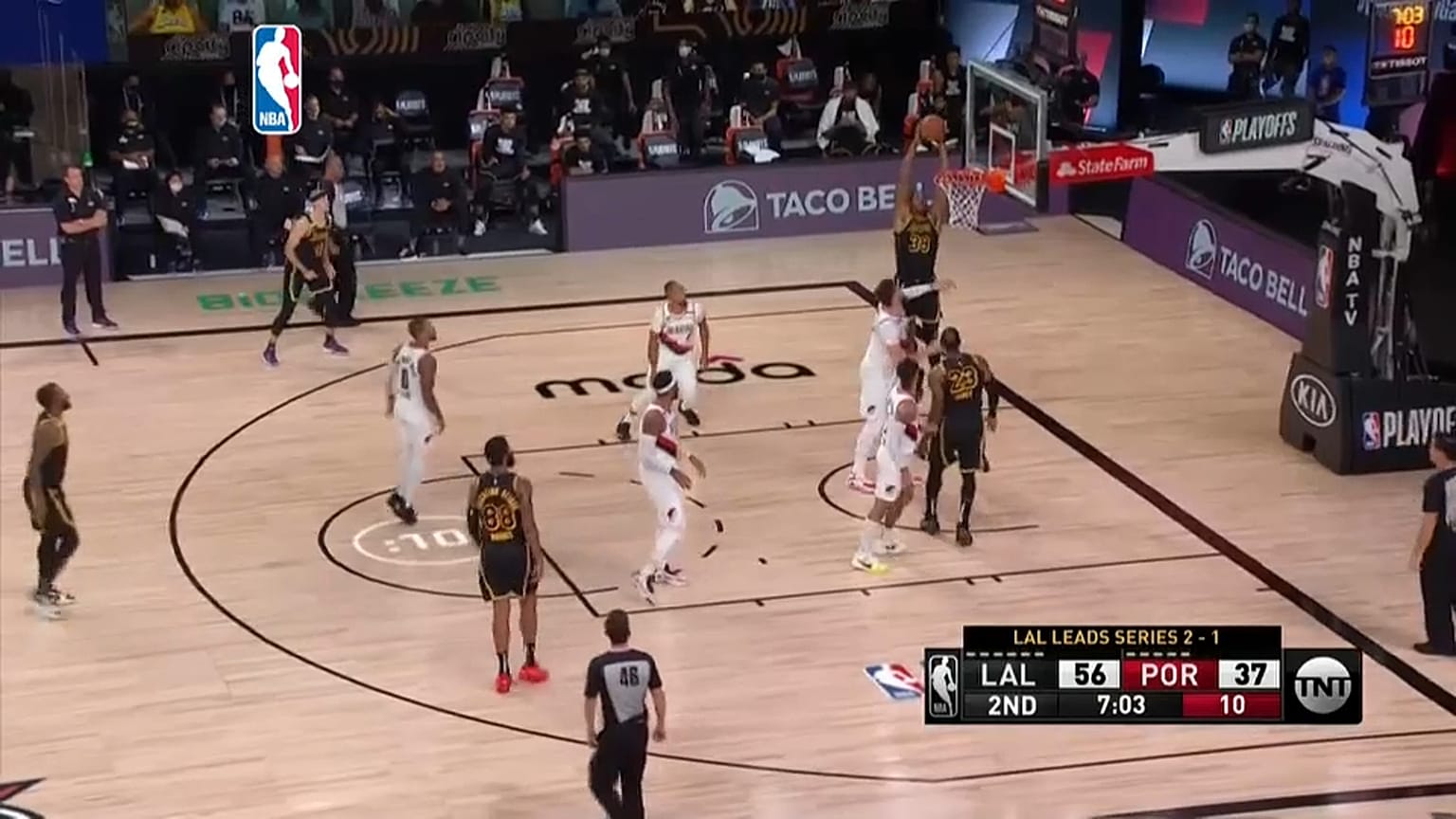LeBron James foi o homem do jogo