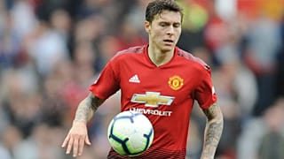 فيكتور ليندلوف لاعب مانشستر يونايتد خلال مباراة كرة القدم في الدوري الإنجليزي الممتاز بين مانشستر يونايتد وولفرهامبتون واندررز بملعب أولد ترافورد في مانشستر، 22 سبتمبر 2018