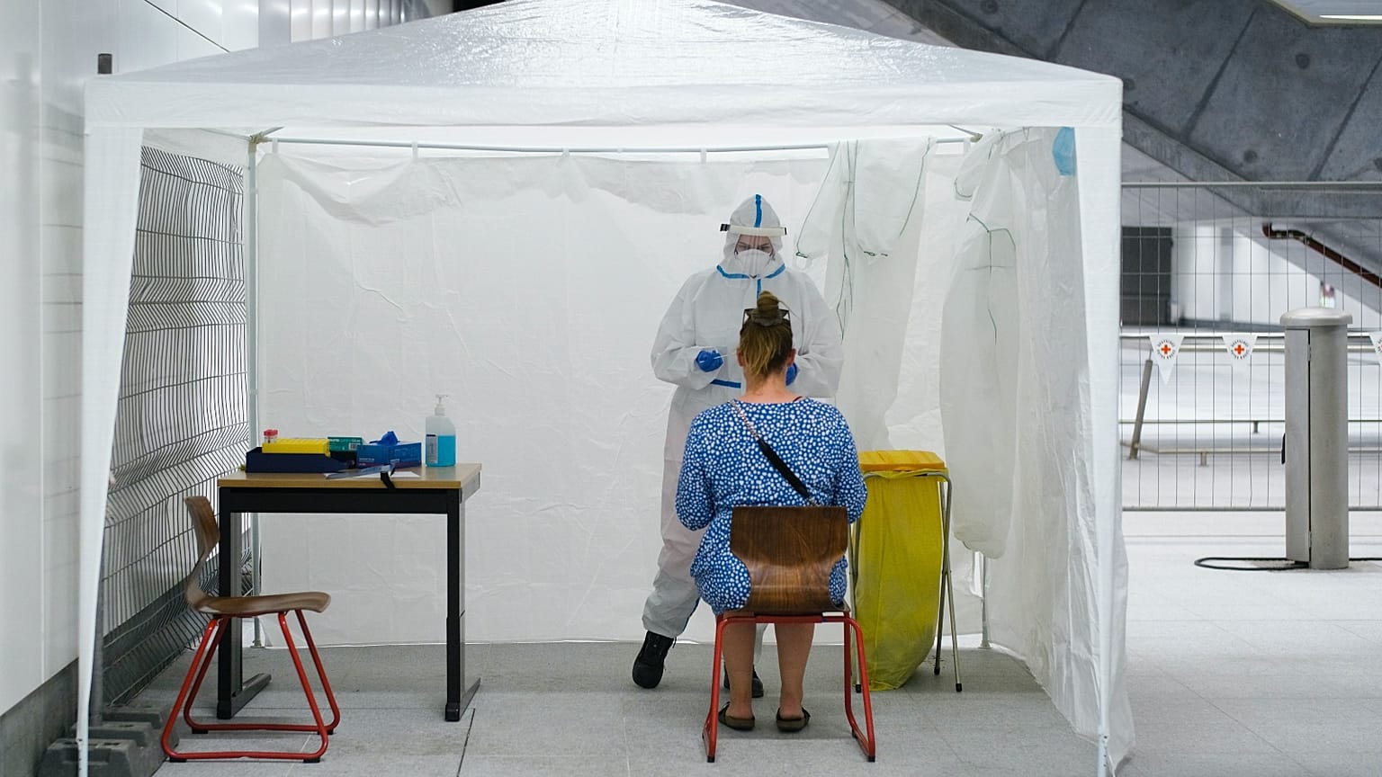 Covid-teszt a berlini főpályaudvaron augusztus derekán