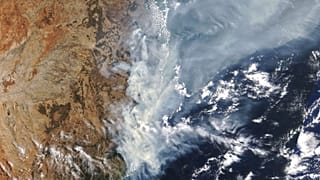 Az ausztráliai bozóttüzek füstje a NASA űrfelvételén