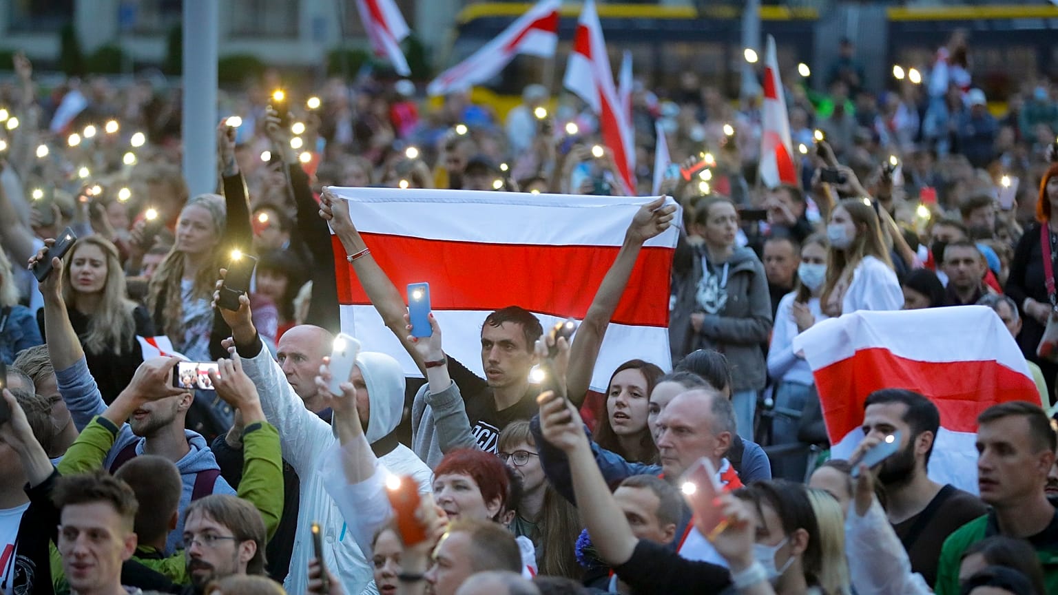 Una manifestazione in piazza Indipendenza a Minsk, 25 agosto 2020