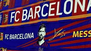 خارج ملعب كامب نو في برشلونة في 26 أغسطس 2020