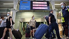 Londres impuso su propia norma de cuarentena a los viajeros procedentes de Francia el 15 de agosto, provocando el pánico en los británicos que se apresuraron a volver.