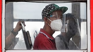 Öksürükteki damlacıkların yayılmasını engellemede en etkili yöntem N95 maskeleri