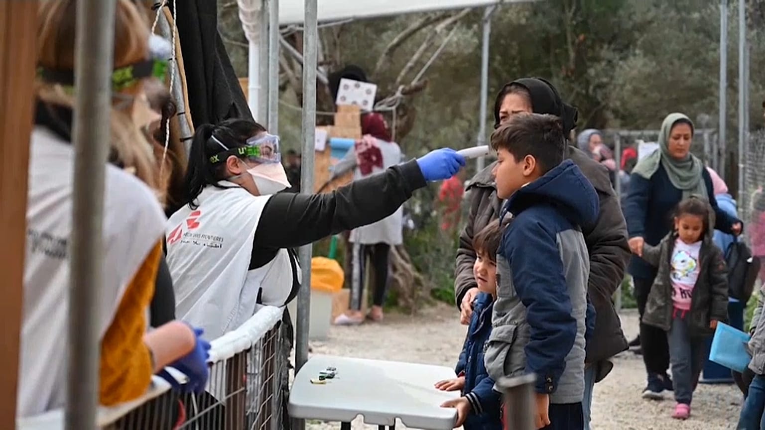 Migrantes na Grécia sem proteção contra Covid-19