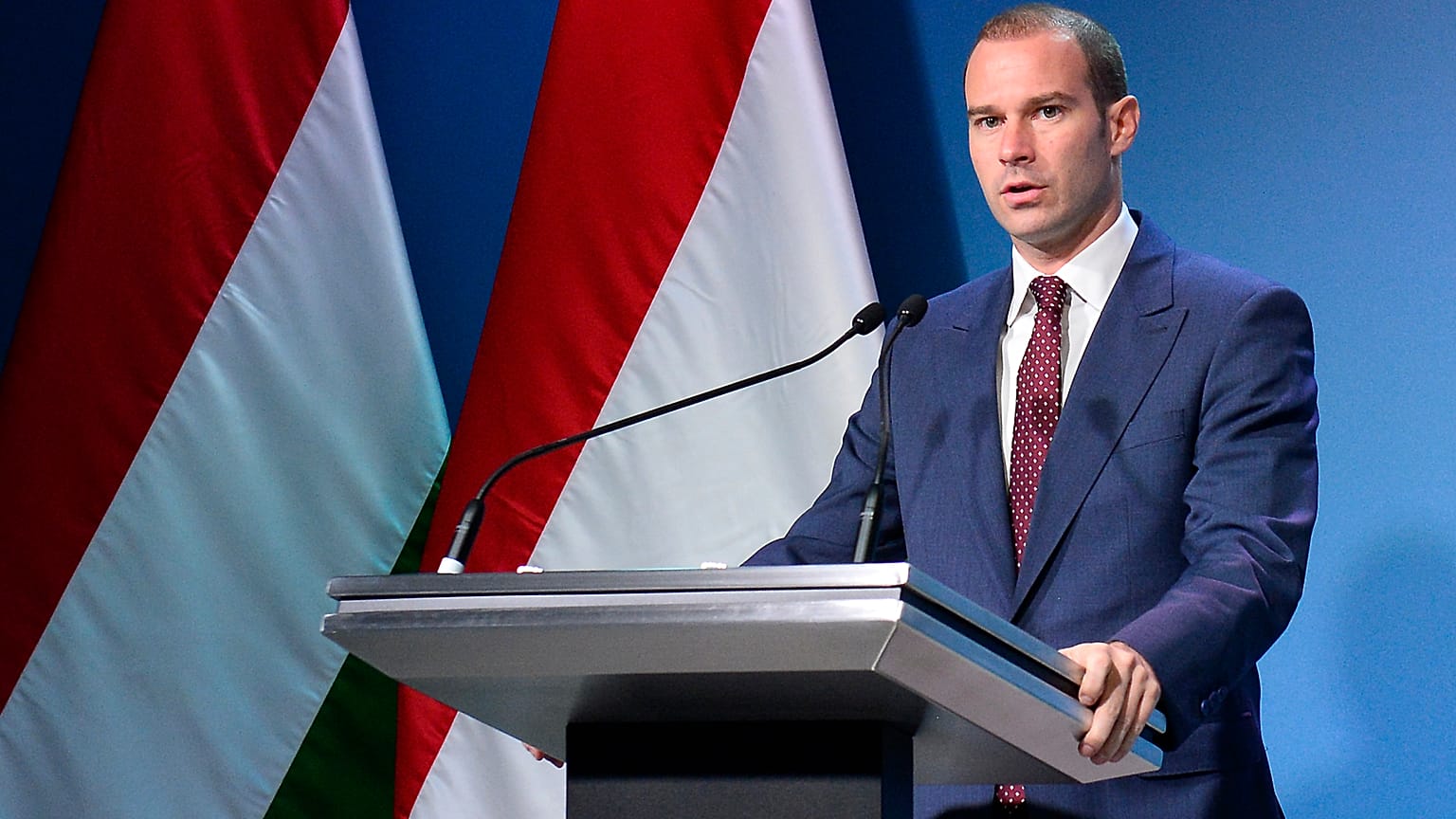 Hollik István a Kormányinfó sajtótájékoztatón a 2019. november 14-én