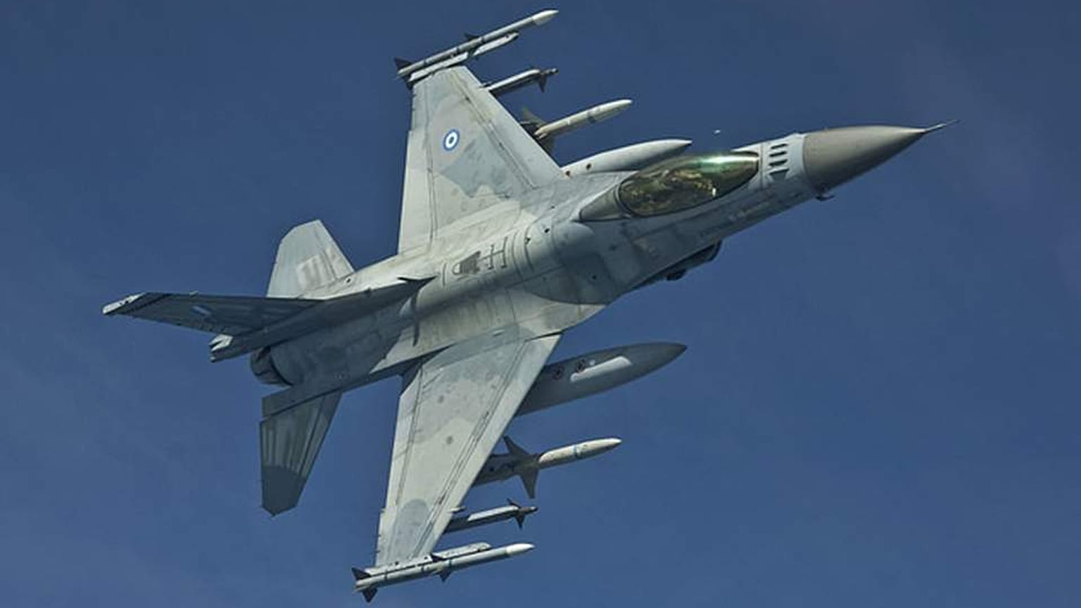 F16