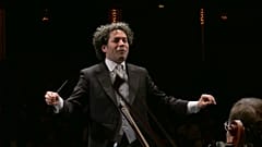 Gustavo Dudamels magischer "Feuervogel" verzaubert das Salzburger Festival 