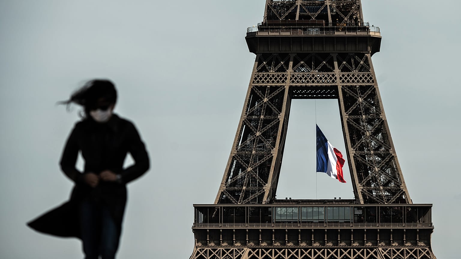 Paris'te maske takma zorunluluğu geliyor