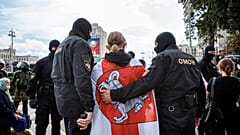 Dezenas de jornalistas detidos em Minsk 