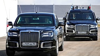 La parade de Vladimir Poutine en Crimée pour l'inauguration d'une nouvelle autoroute géante