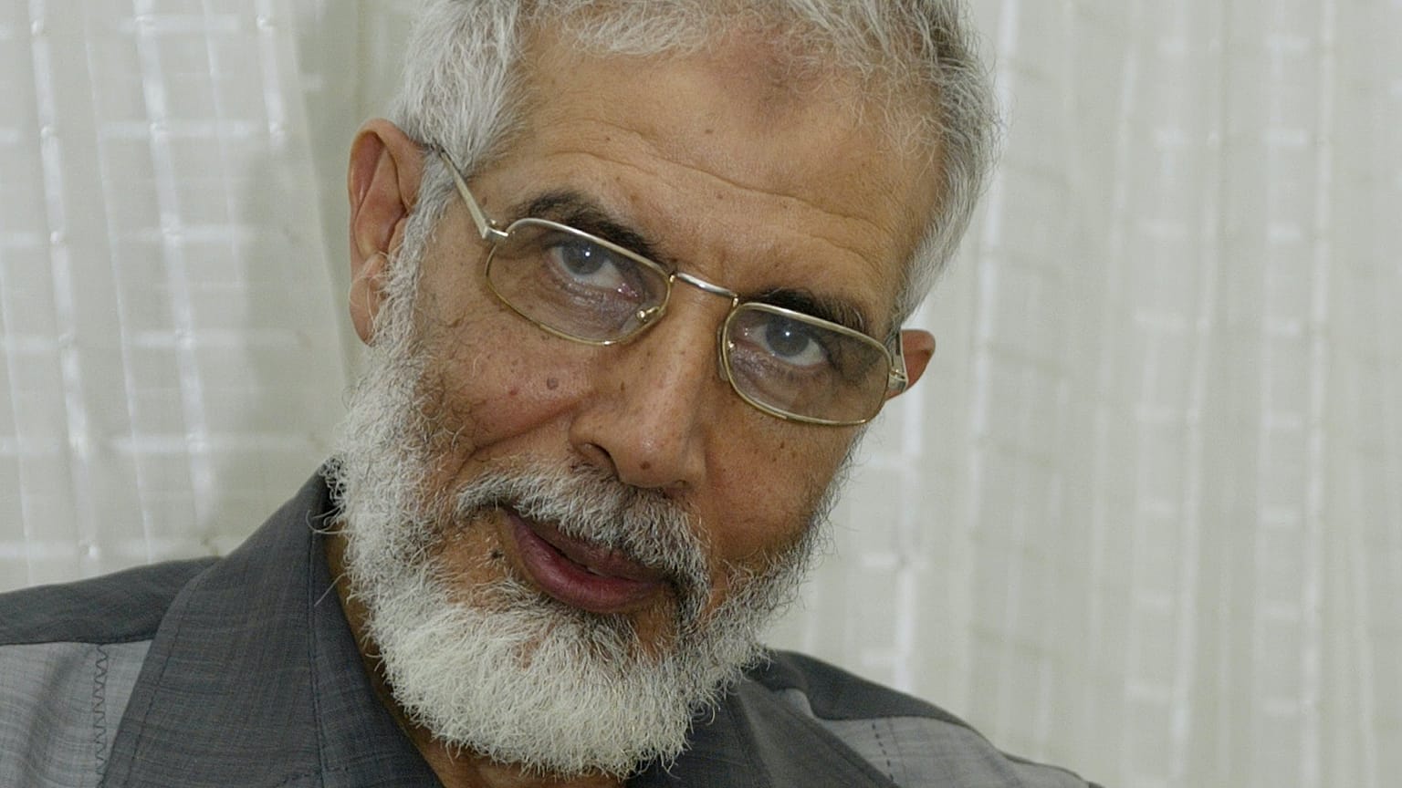 Mahmut Ezzat 2005 yılında 3 ay yattığı hapisten çıkınca AFP'ye bir röportaj vermişti