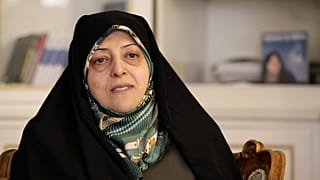 معصومة ابتكار، صورة من الأرشيف