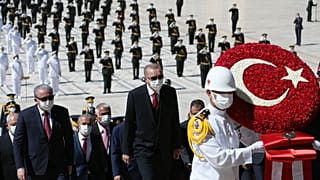 Cumhurbaşkanı Erdoğan Anıtkabir'de konuştu