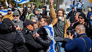 Israel protests roar on as pressure mounts on Netanyahu