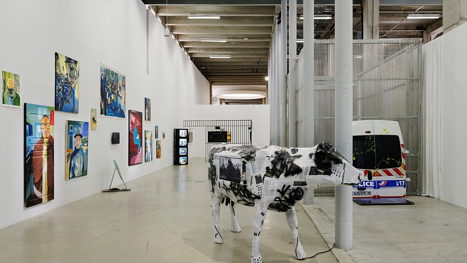 Vue de l'exposition "Jusqu'ici tout va bien" au Palais de Tokyo, Paris