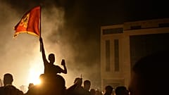 Μαζική μετεκλογική διαδήλωση στήριξης στον Τζουκάνοβιτς