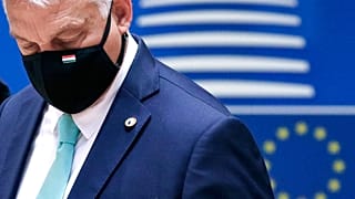 رئيس الةوراء المجري فيكتور أوربان يحضر قمة الاتحاد الأوروبي في بروكسل. 2020/07/18