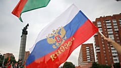Rusya ve Belarus bayrakları