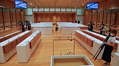 Mise en place de caméras dans la salle d'audiences de la Cour d'assises spéciale de Paris, le 27 août 2020