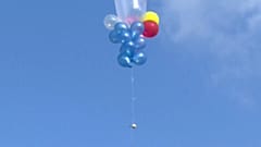 Гирлянда воздушных шаров с взрывчаткой летит в сторону Израиля