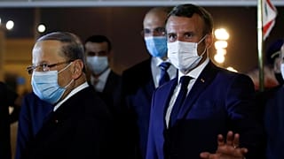 Λίβανος: Μαστίγιο και καρότο από τον Μακρόν