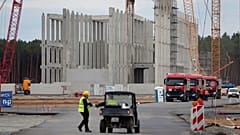 Tesla'nın Almanya'ya kurduğu elektrikli araç fabrikası
