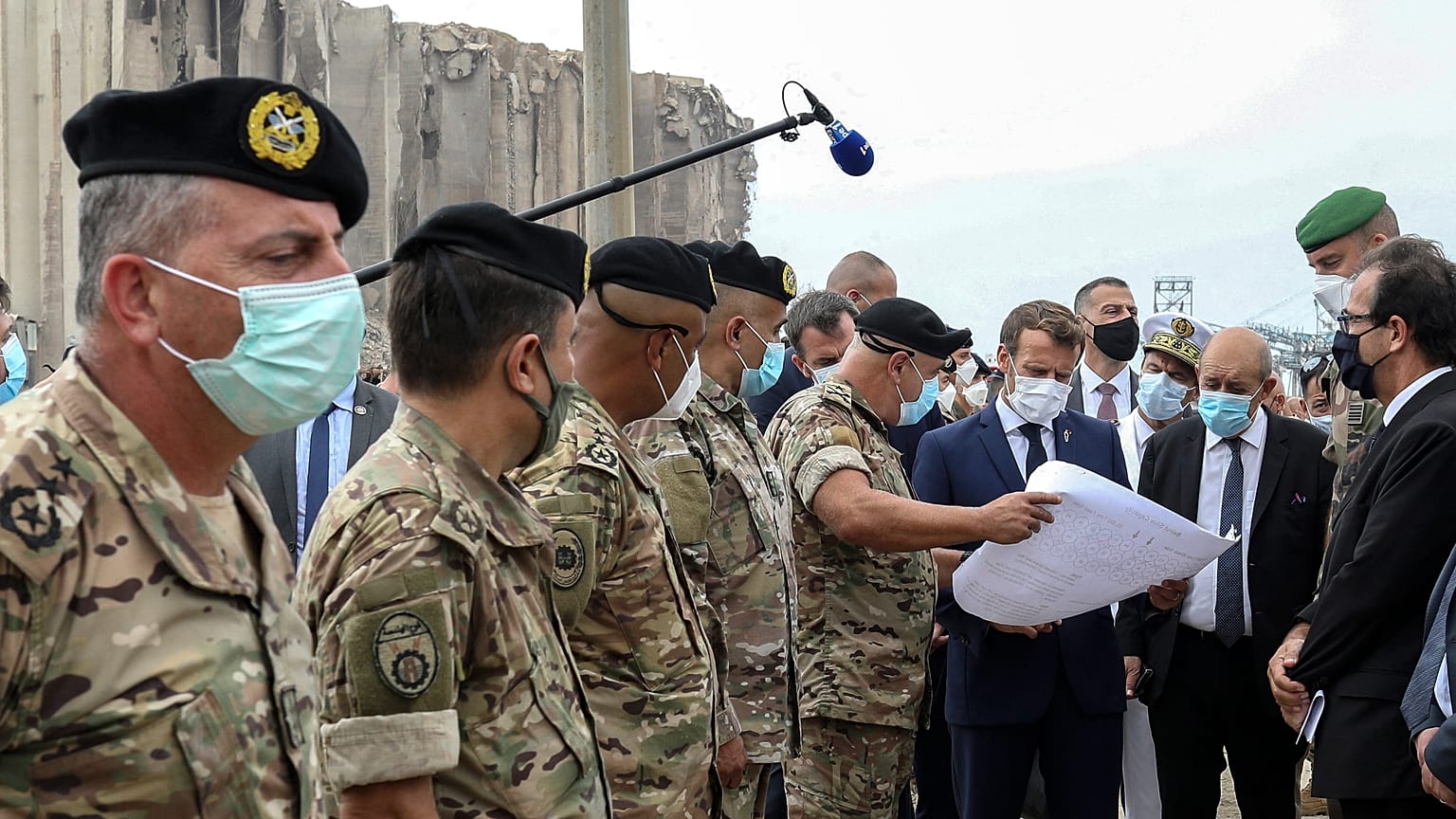 انطلاق مشاورات تشكيل حكومة في لبنان بعد التعهد لماكرون بتأليفها خلال أسبوعين