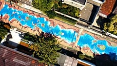 Indonesien: 3D-Fluss "fließt" durch Straße in Jakarta