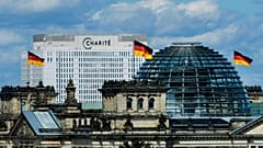 L'hôpital de la Charité, où Alexeï Navalny est en soins, juste derrière le Reichstag à Berlin, le 25 août 2020