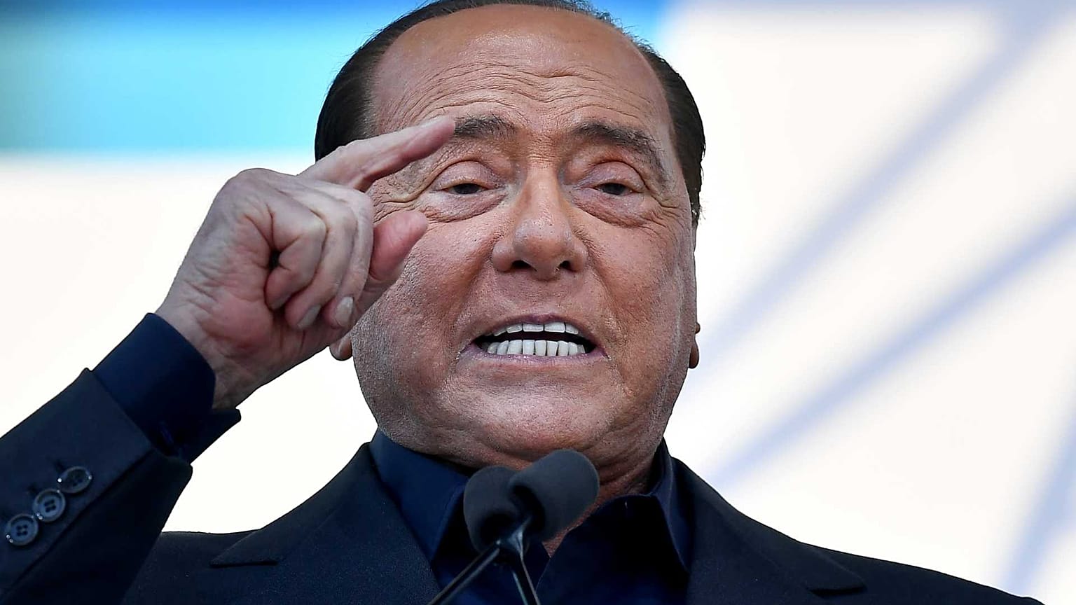 سيلفيو برلسكوني يتحدث خلال تجمع حاشد لحزب فورزا إيطاليا الليبرالي المحافظ، روما، 19 أكتوبر 2019