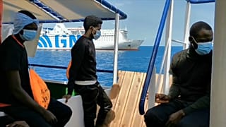 Kiürítik a lampedusai menekülttábort