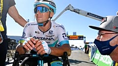 Der ausgepumpte, aber glückliche Tagessieger Alexej Luzenko vom Team Astana nach der 6. Etappe der Tour de France